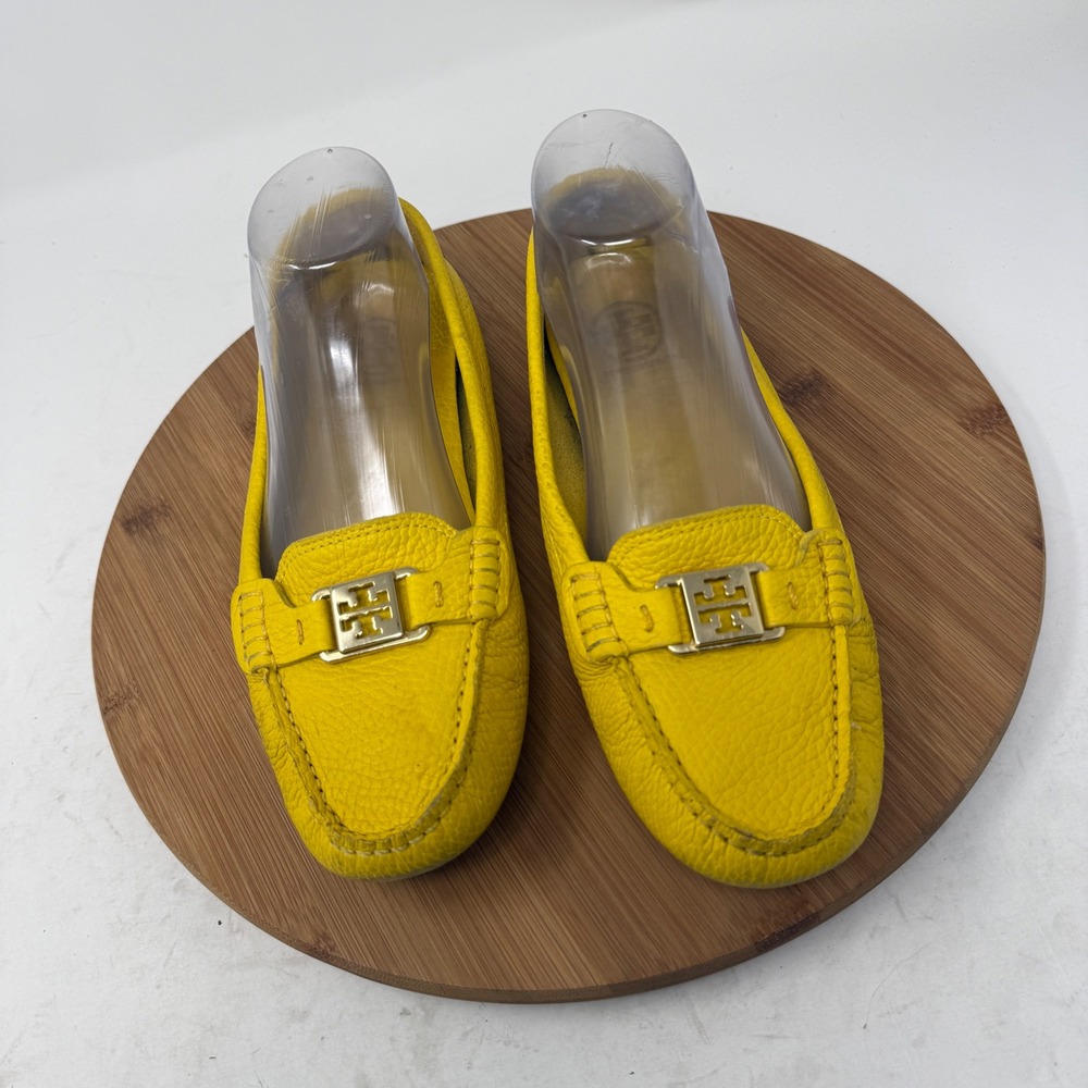 Tory Burch Driving Moccasin Yellow Pebble Leather Shoes Preppy Womens 9M - Picture 2 of 11
